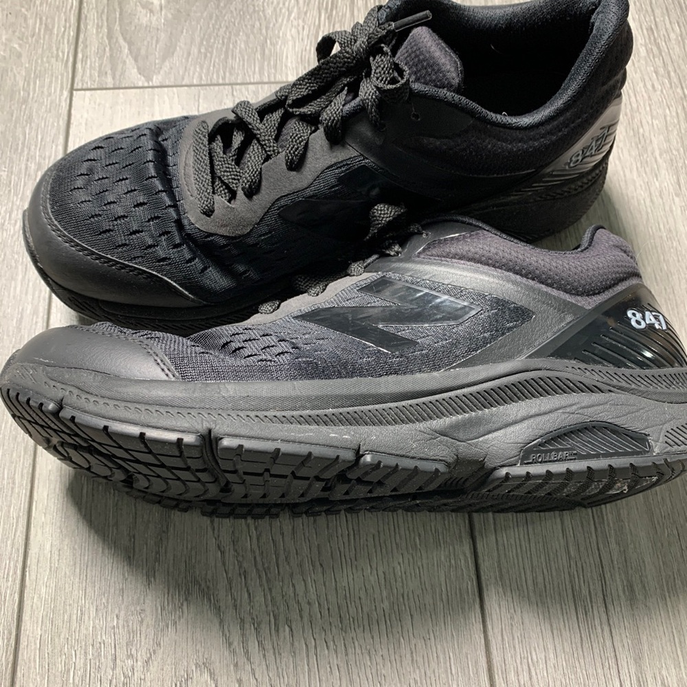 Size 10 New Balance 847v4 Black